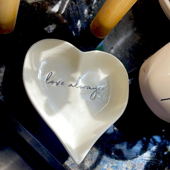 Tag “Love Always” Ceramic Heart Shape Trinket Dish - Picture 11 of 16